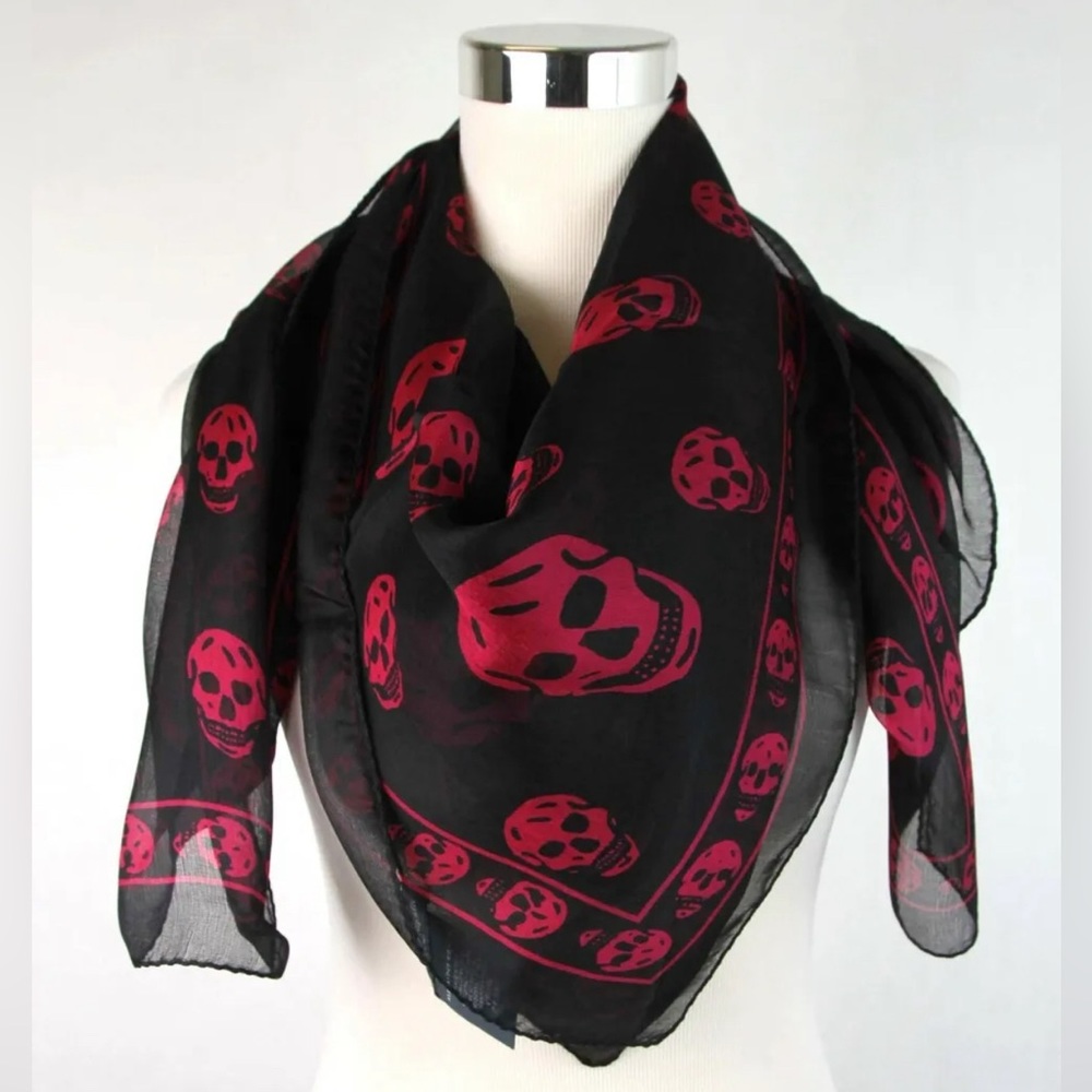 NEW Alexander McQueen Black & Pink Skull Print Logo Silk Scarf Size 104 X 120